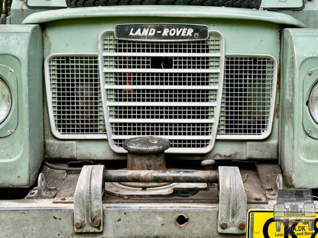 An old Capstan Winch on a 1981 Series III Land Rover